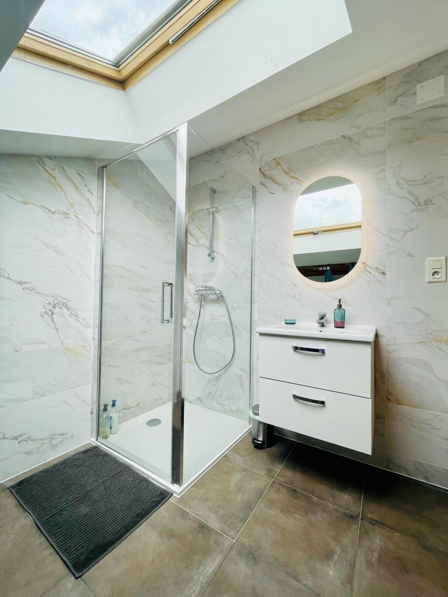 Duplex + Parking Gratuit Facile Daire Sainte-Suzanne  Dış mekan fotoğraf